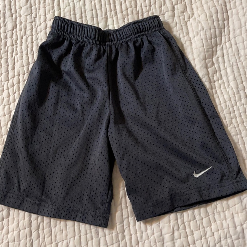 Nike gray athletic shorts size 6